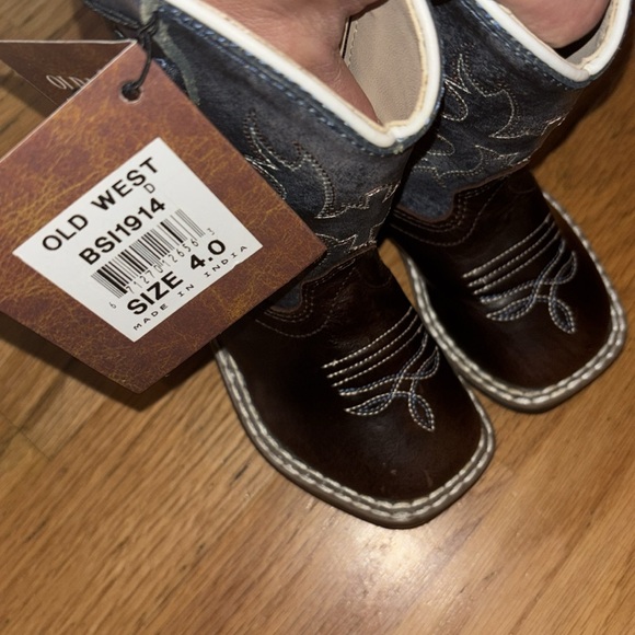 Old West luxury, finest genuine leather cowboy boots, size 4 - Picture 13 of 14